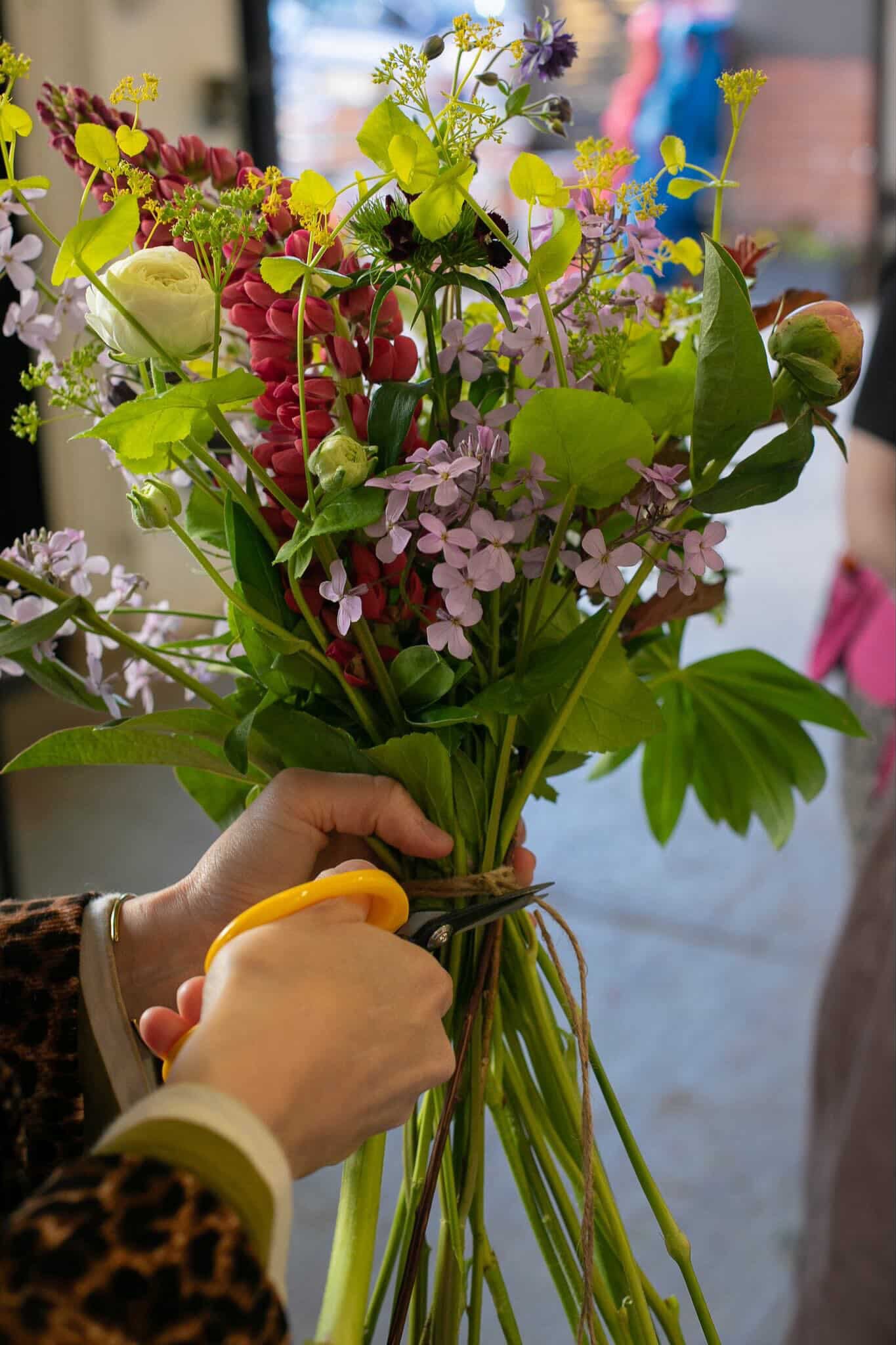 SEASONAL HAND-TIE WORKSHOP